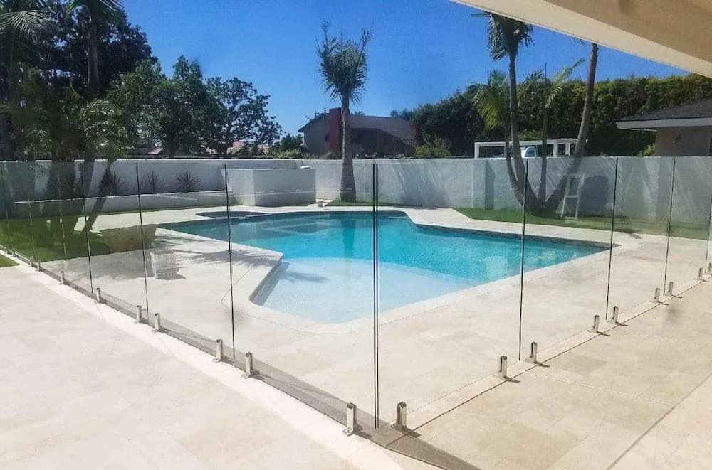 Glass pool fence